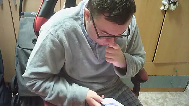 Snapshot of Javier_bear chatting on 10, 1, 2025 Javier bear online show from 10, 1, 2025