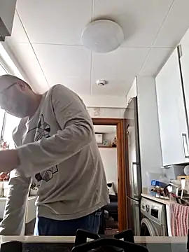 Snapshot of Javier_bear chatting on 25, 9, 2025 Javier bear online show from 25, 9, 2025