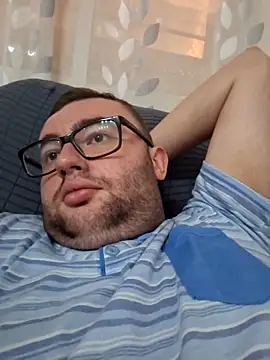 Snapshot of Javier_bear chatting on 30, 9, 2025 Javier bear online show from 30, 9, 2025