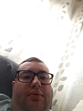 Snapshot of Javier_bear chatting on 7, 10, 2025 Javier bear online show from 7, 10, 2025