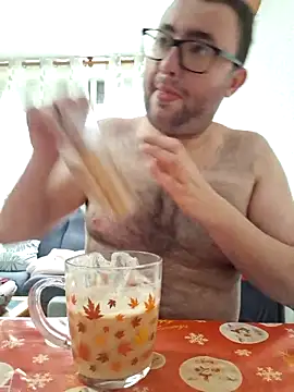Javier bear online show from 15, 5, 2026