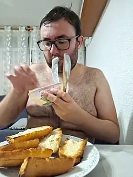 Javier bear online show from 30, 6, 2026
