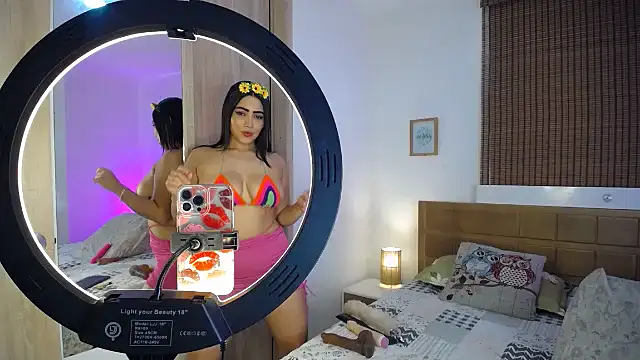 Snapshot of ShanonLe chatting on 6, 1, 2025 ShanonLe online show from 6, 1, 2025