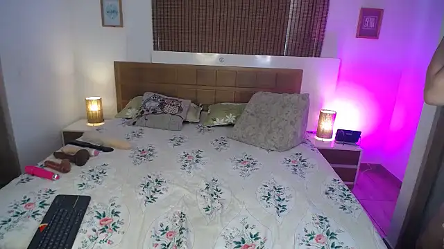 Snapshot of ShanonLe chatting on 7, 2, 2025 ShanonLe online show from 7, 2, 2025