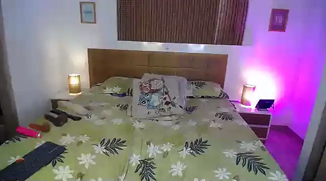 Snapshot of ShanonLe chatting on 12, 2, 2025 ShanonLe online show from 12, 2, 2025