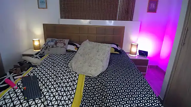 Snapshot of ShanonLe chatting on 20, 2, 2025 ShanonLe online show from 20, 2, 2025