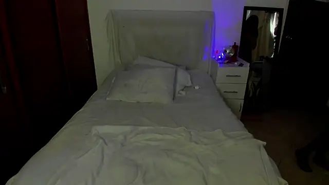 Lucyerobbie online show from 15, 11, 2025