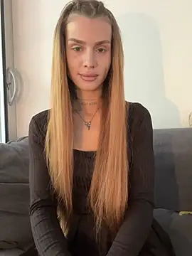EmiliaCatalina online show from 15, 7, 2026