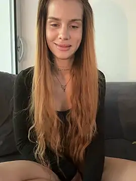 EmiliaCatalina online show from 19, 7, 2026