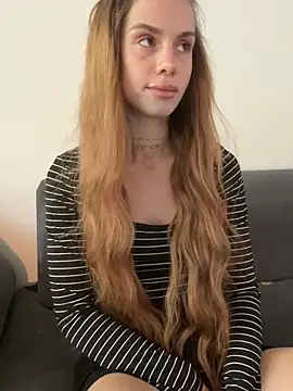 EmiliaCatalina online show from 22, 7, 2026