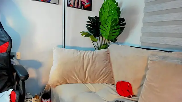 YalexaVelez online show from 17, 10, 2025