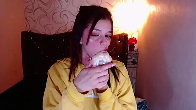 LiaHarryis online show from 25, 2, 2025