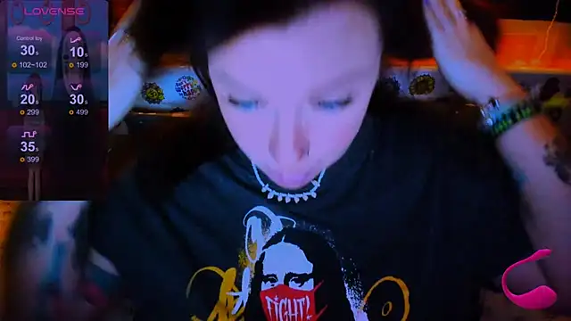 EllieOz online show from 1, 2, 2025