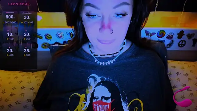 EllieOz online show from 4, 3, 2025