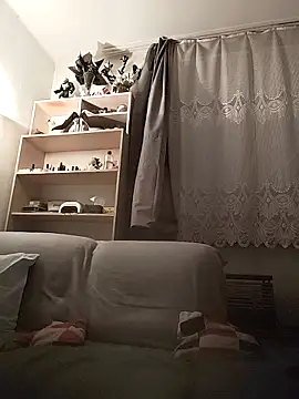 LauraBaby online show from 3, 2, 2026