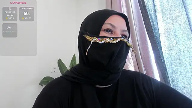 Snapshot of Amina_hafsa chatting on 18, 5, 2026 Amina hafsa online show from 18, 5, 2026