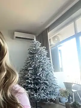 curvyflawless online show from 3, 1, 2025