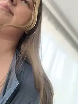 curvyflawless online show from 10, 1, 2025