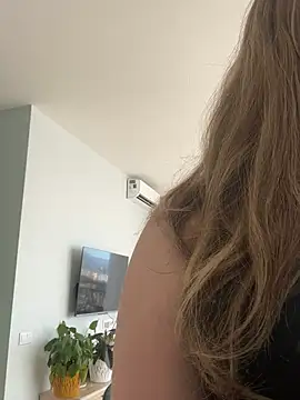 curvyflawless online show from 5, 3, 2025