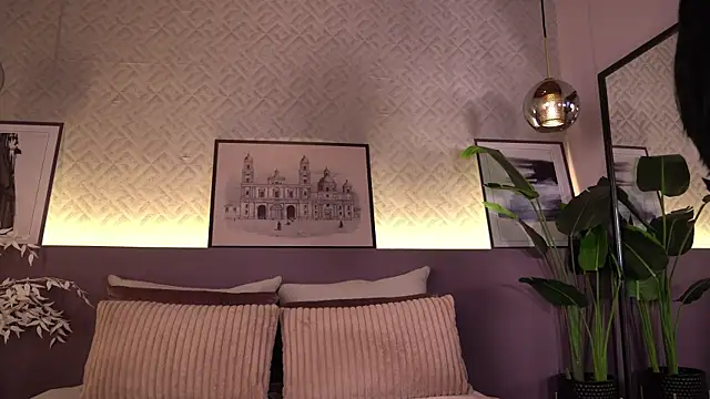 Snapshot of ElleDiane chatting on 13, 7, 2026 ElleDiane online show from 13, 7, 2026