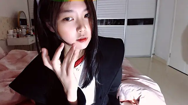 -Lucky Girl online show from 1, 12, 2025