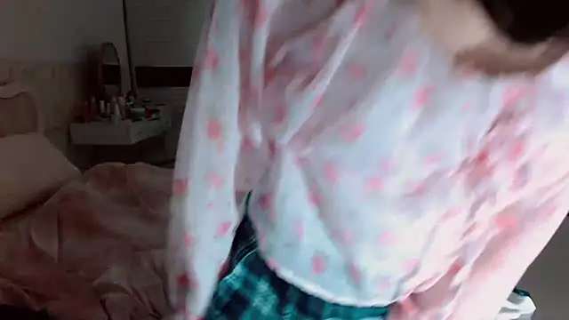 -Lucky Girl online show from 20, 4, 2026