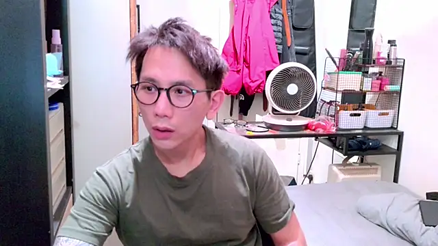 Snapshot of UndreamtM chatting on 25, 2, 2026 UndreamtM online show from 25, 2, 2026