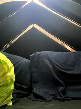 emmyjhonson07 online show from 12, 9, 2025