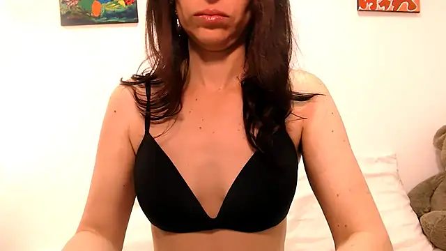 Snapshot of AliceRossi chatting on 21, 11, 2025 AliceRossi online show from 21, 11, 2025