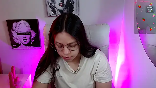 SamanthaRoldaan online show from 3, 12, 2025