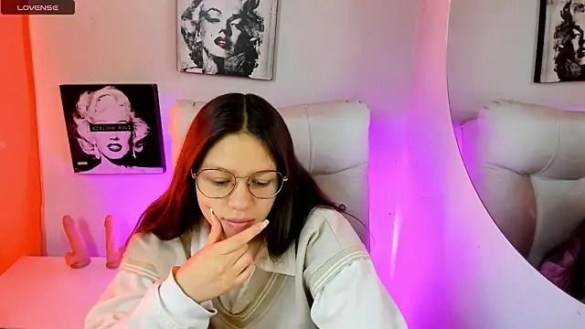 SamanthaRoldaan online show from 13, 3, 2026