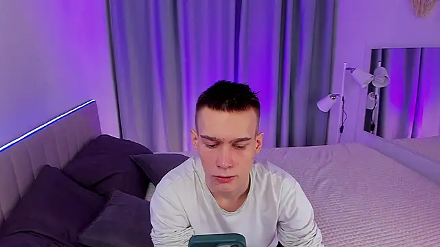 Kevin Kesi online show from 1, 2, 2025