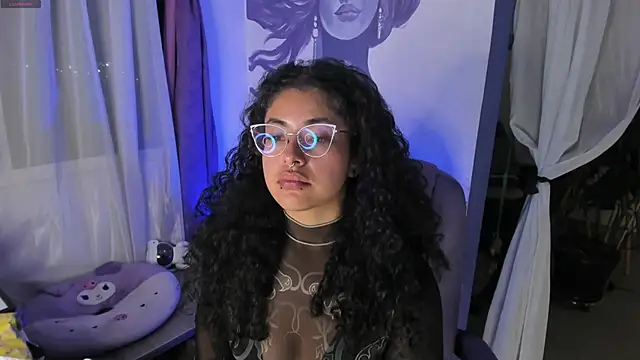 Snapshot of witchviolet chatting on 3, 11, 2025 witchviolet online show from 3, 11, 2025