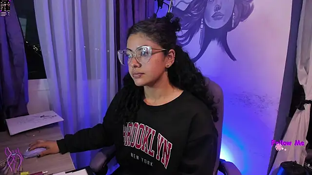 Snapshot of witchviolet chatting on 20, 11, 2025 witchviolet online show from 20, 11, 2025