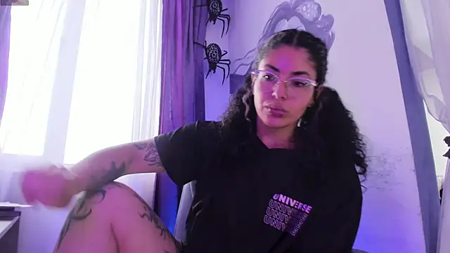 Snapshot of witchviolet chatting on 23, 11, 2025 witchviolet online show from 23, 11, 2025