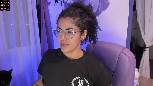 Snapshot of witchviolet chatting on 1, 12, 2025 witchviolet online show from 1, 12, 2025