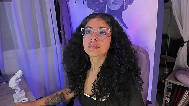 Snapshot of witchviolet chatting on 5, 12, 2025 witchviolet online show from 5, 12, 2025