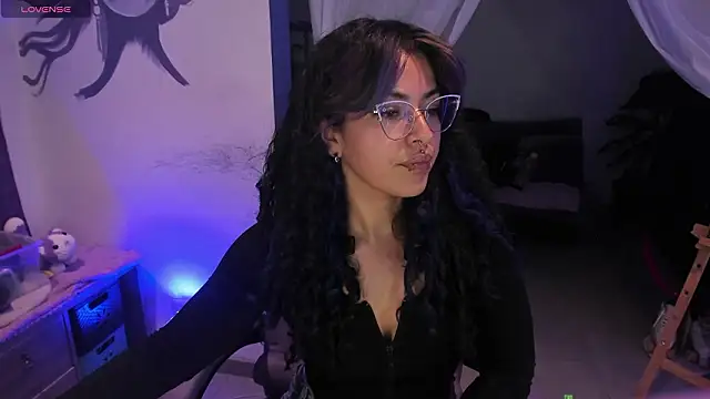 Snapshot of witchviolet chatting on 5, 2, 2026 witchviolet online show from 5, 2, 2026