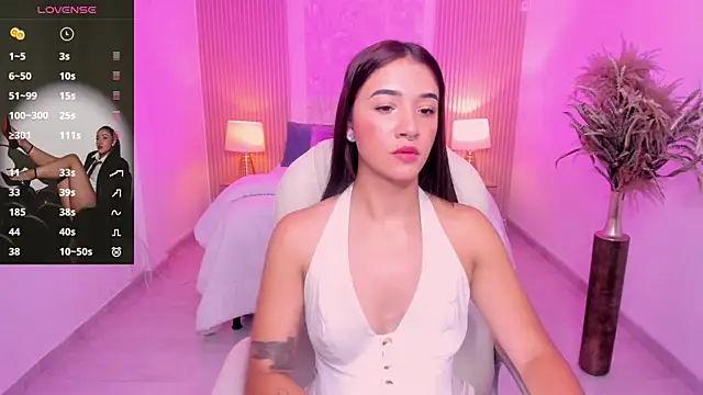 Snapshot of Antonella_Grayy chatting on 1, 4, 2026 Antonella Grayy online show from 1, 4, 2026