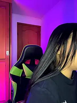 leila 22 online show from 2, 11, 2025