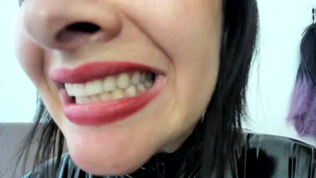 queen fetish online show from 21, 1, 2025