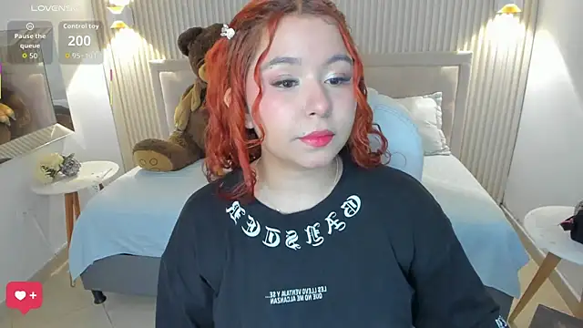 Atenea cuteee online show from 5, 3, 2026