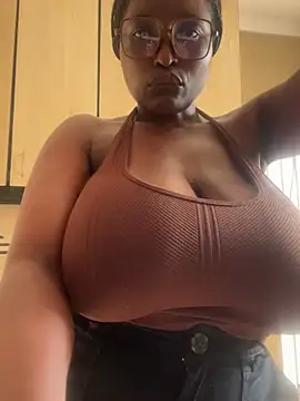 Snapshot of Bustygoddess32 chatting on 19, 1, 2025 Bustygoddess32 online show from 19, 1, 2025