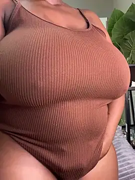 Snapshot of Bustygoddess32 chatting on 21, 1, 2025 Bustygoddess32 online show from 21, 1, 2025