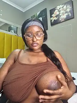 Snapshot of Bustygoddess32 chatting on 1, 3, 2025 Bustygoddess32 online show from 1, 3, 2025