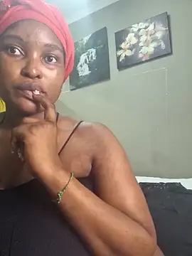 Snapshot of Bustygoddess32 chatting on 4, 3, 2025 Bustygoddess32 online show from 4, 3, 2025