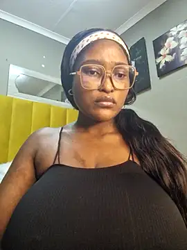 Snapshot of Bustygoddess32 chatting on 5, 3, 2025 Bustygoddess32 online show from 5, 3, 2025