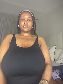 Snapshot of Bustygoddess32 chatting on 7, 10, 2025 Bustygoddess32 online show from 7, 10, 2025