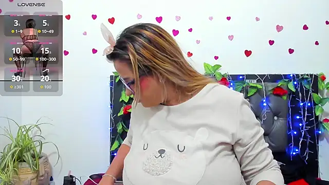 hazel 34 online show from 12, 11, 2025