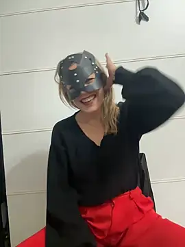 LadyScarlett-xk online show from 2, 12, 2024